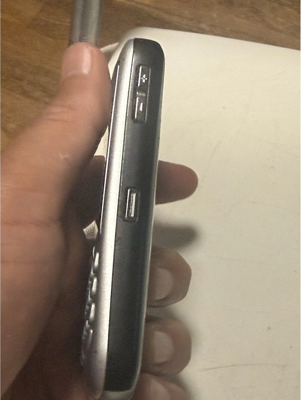 BlackBerry Curve 8300 Titanium Gray ( AT&T ) Smartphone ( Not Working) No Power